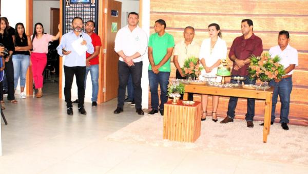 Prefeito João Alberto é surpreendido com festa de aniversário promovida pelos servidores municipais e comunidades de Tocantínia